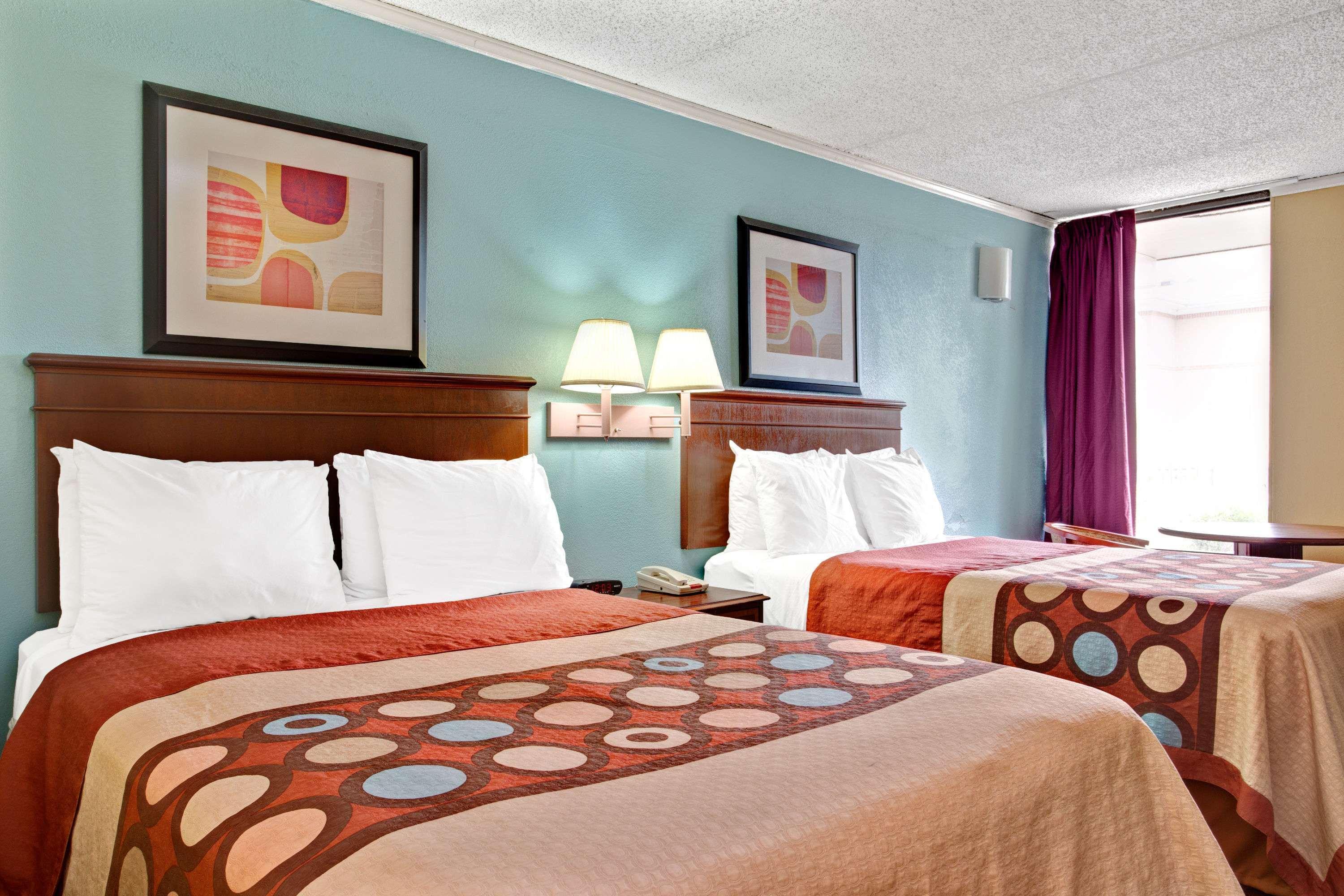 Super 8 Downtown Raleigh Motel Exterior photo