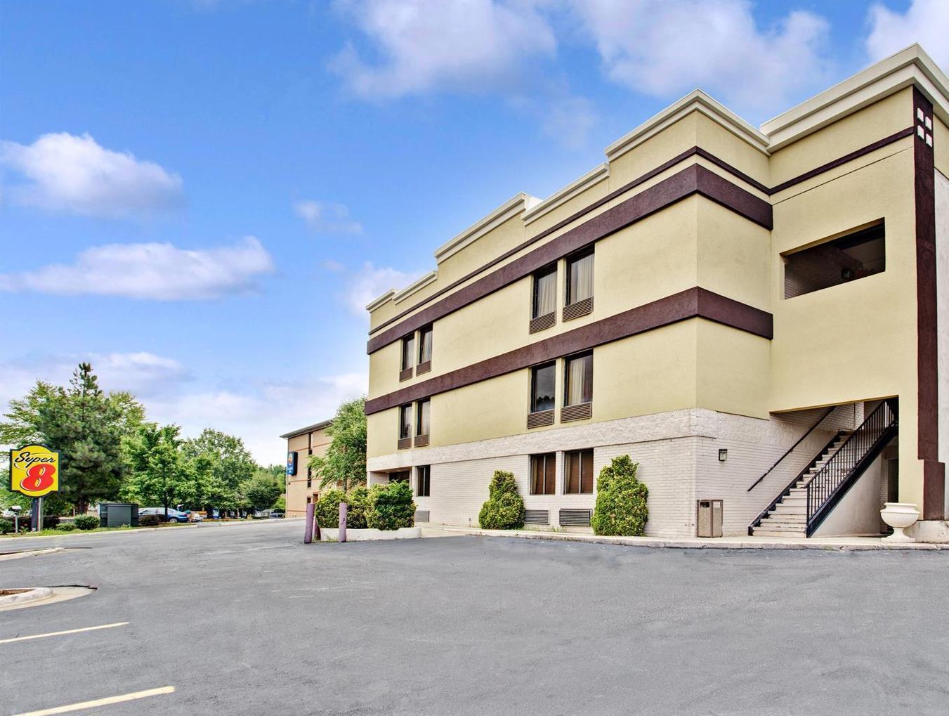 Super 8 Downtown Raleigh Motel Exterior photo