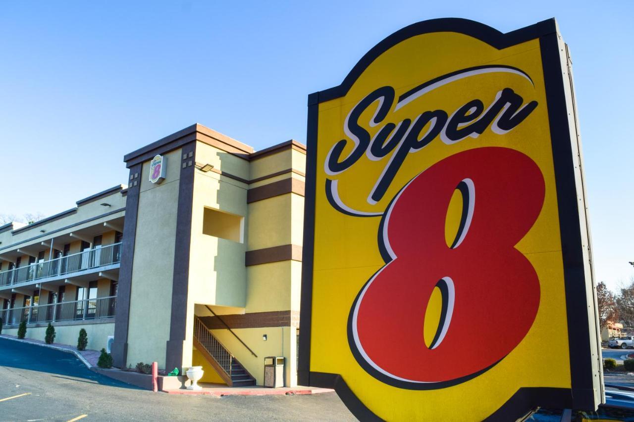 Super 8 Downtown Raleigh Motel Exterior photo